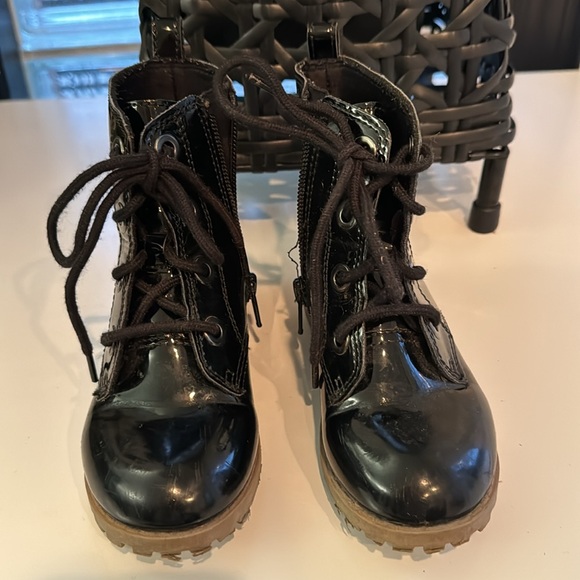 OLD NAVY Toddler Girl Black Patent zip up Boots - Picture 2 of 5